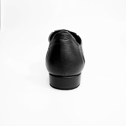 Sneaker Wish Dance Shop Manuel (820) in pelle nera con inserti in vernice bianca, vista frontale con dettagli eleganti