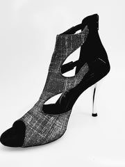 Carica immagine nella Galleria, Nina Fish - Sandalo da Donna in Fish Carbon Boreale e Tallone in Camoscio Nero
