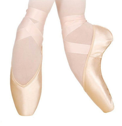 Punte da danza classica Grishko Vaganova di diversa durezza e larghezza, ideali per balletto, in un'immagine con scarpe da danza.