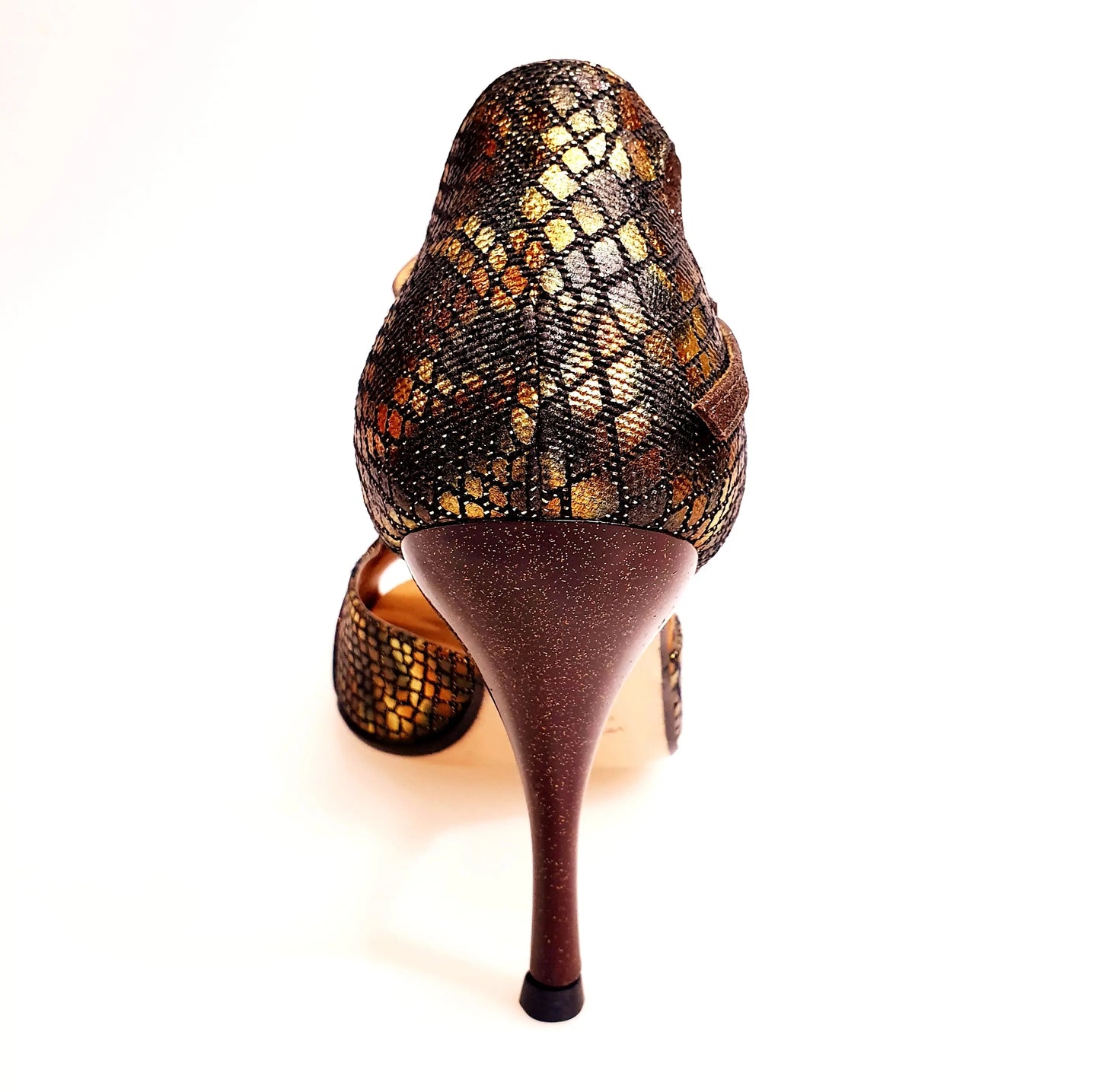 Sandalo da donna Xena (698) di Wish Dance Shop con tacco slim, in boa bronzo e glitter marrone, dettaglio elegante e alla moda.