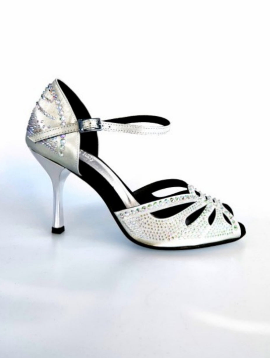 Scarpa da ballo DADA Diamond QA in raso grigio argento con Swarovski Boreali e tacco stiletto laminato argentato.