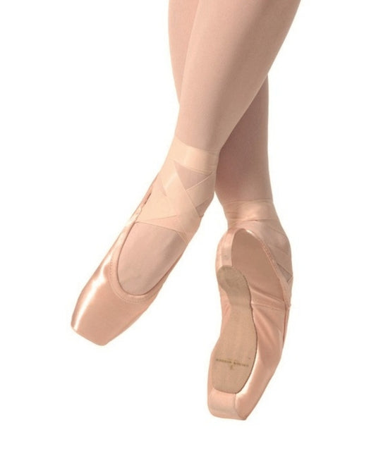 Punte da danza classica Gaynor Minden HARD, professionali, con suola rinforzata e design elegante, ideali per ballerine professioniste.