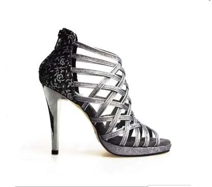 Scarpa da donna Intrigo 780 in glitter carbon con tacco alto a spillo largo, tallone fiorato veneziano e plateau argentato.