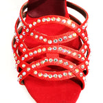 Load image into Gallery viewer, Scarpa da donna ONDA QC Plus (BI-Flex) Marylu in raso seta rossa con cinturino incrociato, Swarovski e tacco a rocchetto.

