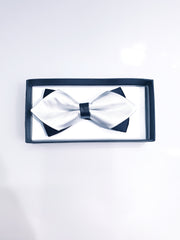 Load image into Gallery viewer, Papillon Doppio a Punta Fantasia Classic colore Argento sovrapposto a Base Nera
