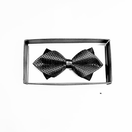 Papillon Wish Dance Shop a punta fantasia elegante in grigio fumo con mini quadri sovrapposti su base nera, da uomo o donna.