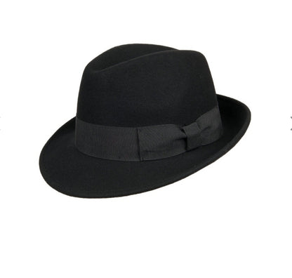 Cappello trilby in feltro nero stile anni '60 di Wish Dance, con fascia nera e fodera in raso nero.