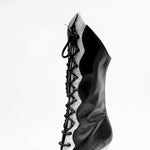 Carica immagine nella Galleria, D-3 Pairè (L/B/Jo) - Stivale in Pelle Nera Chiusura anteriore con Alamari a Stringhe con inserti in Glitter Argento
