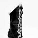 Carica immagine nella Galleria, D-3 Pairè (L/B/Jo) - Stivale in Pelle Nera Chiusura anteriore con Alamari a Stringhe con inserti in Glitter Argento
