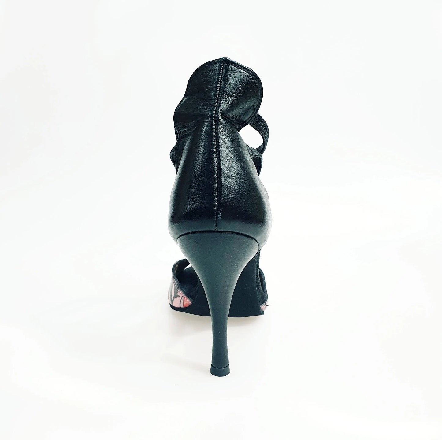 Scarpa donna Lilith Fleur Wish Dance Shop, sandalo in pelle nera con tomaia fucsia, elastici neri e tacco slim dorato.