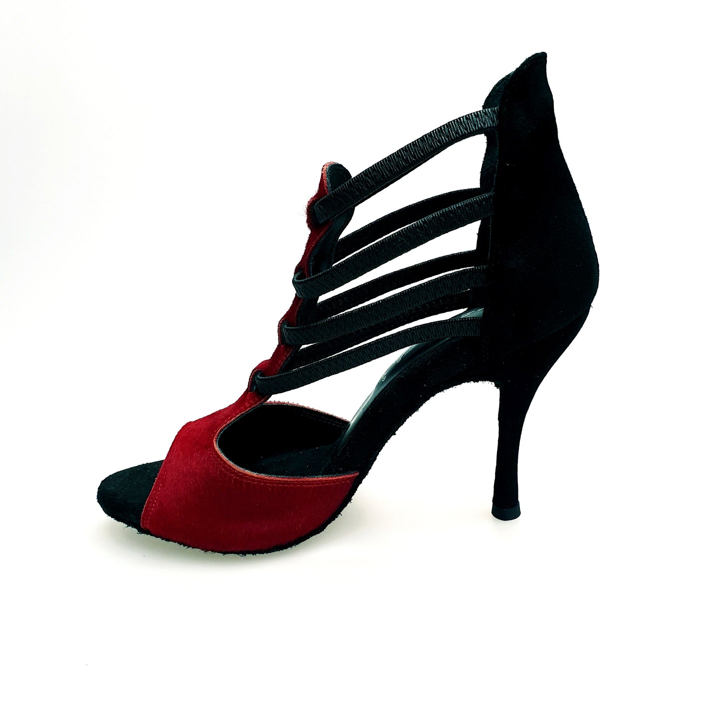 Sandalo da donna Lilith (460) Wish Dance Shop con cavallino rosso, tacco in camoscio nero e tacco a spillo, dettaglio elegante.