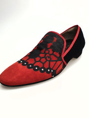 Load image into Gallery viewer, MORENO (MS21) - Mocassino in Camoscio Rosso applicazione inserto Raso Seta Nero e Swarovski boreali  Profilo Rosso Forma lunga
