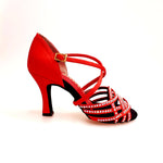 Carica immagine nella Galleria, Onda QC (BI-Flex) MARYLU - Scarpa da Donna in Raso Seta Rosso Cinturino Incrociato sul Collo Piede Swarovski Boreali Parziale solo avanti Fondo Extraflex Competition Tacco a Rocchetto
