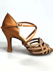 Carica immagine nella Galleria, Onda QC (BI-Flex) MARYLU - Scarpa Da Donna in Raso Seta Bronzo Cinturino incrociato su Collopiede con Swarovski Boreali Parziali solo avanti e Fondo Extraflex Competition Tacco a Rocchetto
