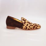 Load image into Gallery viewer, AKIM (MS21) - Moccasin in Leopard spotted pony skin Beige brown mottled long shape
