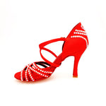 Carica immagine nella Galleria, MELODY QC Plus (45QC) - Scarpa da Ballo da Donna in Raso Seta Rosso con 5 strisce Senza Rete con cinturino incrociato sul collopiede e Swarovski Boreali Disegno Fantasy Tacco a Rocchettino
