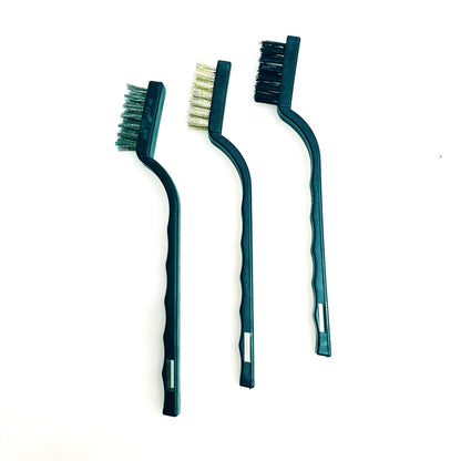 Set di tre spazzole Wish Dance Shop con dentini in acciaio, ottone e setola per pulire e ravvivare suola e camoscio.