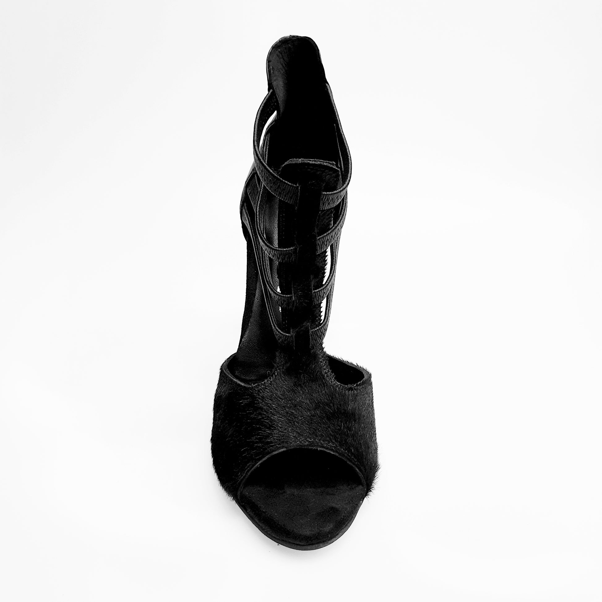 Sandalo da donna Wish Dance Shop Lilith (460) in cavallino nero con tacco sottile e elastici in pelle nera, dettaglio elegante.