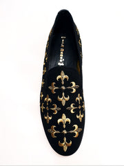 Load image into Gallery viewer, LIRIO CRUZADO (MS20) - Mocassino in Camoscio Nero Ricamo Giglio in Oro Forma Lunga
