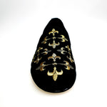 Load image into Gallery viewer, LIRIO CRUZADO (MS20) - Mocassino in Camoscio Nero Ricamo Giglio in Oro Forma Lunga
