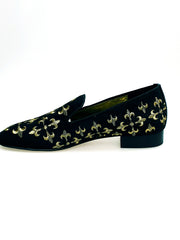 Load image into Gallery viewer, LIRIO CRUZADO (MS20) - Mocassino in Camoscio Nero Ricamo Giglio in Oro Forma Lunga
