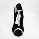 Carica immagine nella Galleria, Jenny (18/06) - Scarpa in Camoscio Nero con dettagli e Cinturini in Glitter Argento
