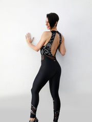 Load image into Gallery viewer, VEGA Venice (Silver) - Jumpsuit Ciniglia Bielastica Nera Disegno Glitterato Argento Sopra e Microfibra Traspirante Nera Bielastica Modellante Contenitiva Containment sotto
