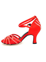 Load image into Gallery viewer, LUENIA QB Plus (45QB) - Scarpa da Ballo da Donna in Raso Seta Rosso con 5 strisce Senza Rete cinturino incrociato alla caviglia con Swarovski Disegno Fantasy e Tacco a Rocchetto
