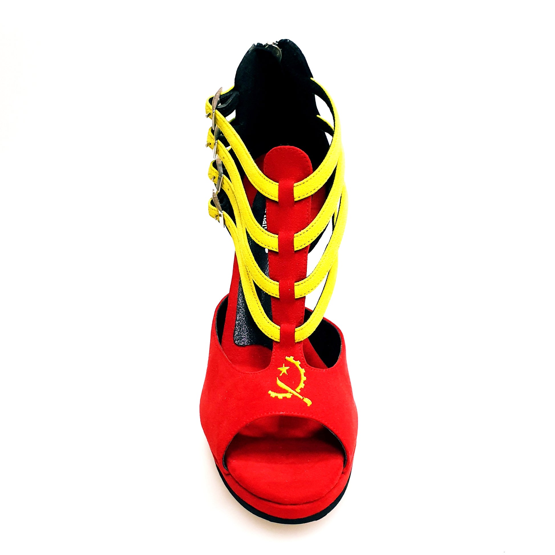Scarpa da donna Lussuria Wish Dance Shop in camoscio rosso, giallo e nero con stemma angolano ricamato, tacco a spillo largo e plateau