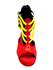 Load image into Gallery viewer, Lussuria (779PLT) - Scarpa da Donna in Camoscio Rosso/Giallo/Nero con Stemma Angolano Ricamato in Giallo con Tacco a Spillo Largo Smaltato Nero e Plateau
