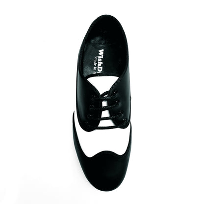 Scarpa jazz Billie LosAngeles in punta e sottolacci in pelle nera con profilo cro nero e dettagli in pelle bianca, vista frontale.