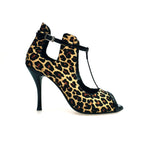 Carica immagine nella Galleria, Jenny (18/06) - Scarpa in seta Beige disegno Laserato Leopardo con dettagli e cinturini in Vernice Nera Tacco a Spillo Smaltato Nero
