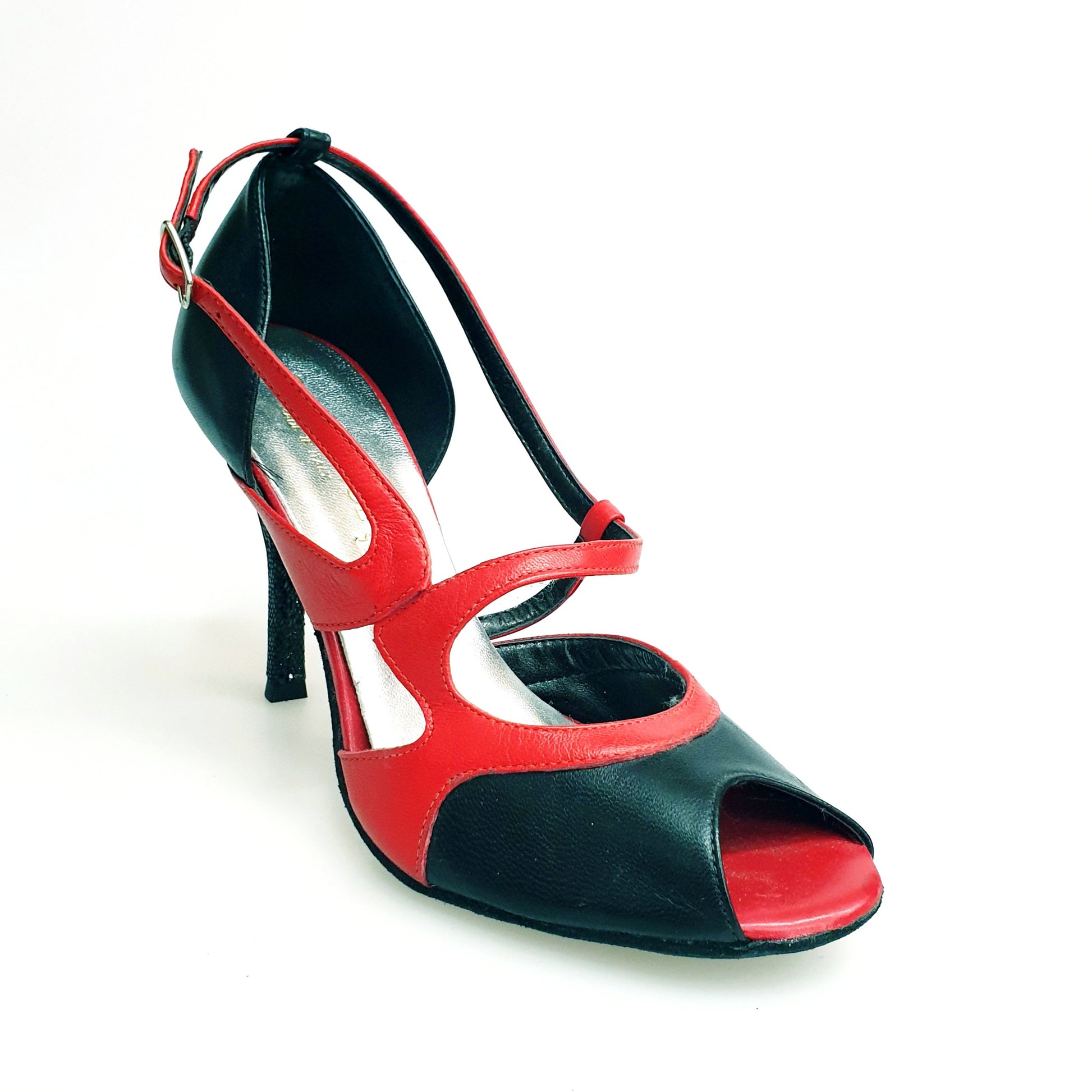 Scarpa donna Malena 4400 in pelle nera e rossa, elegante e versatile, con dettagli in pelle rossa e design moderno.