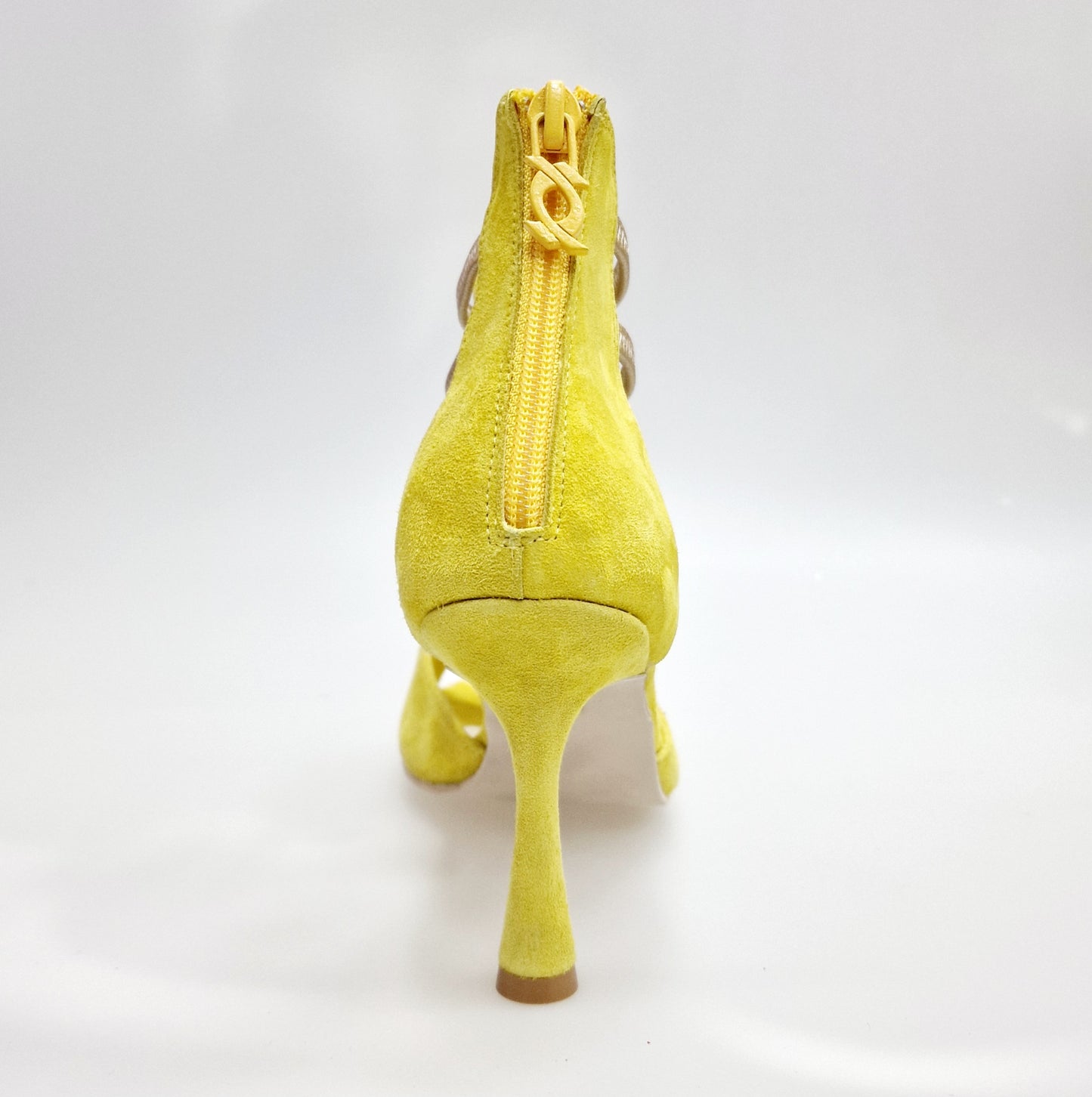 Sandalo da donna GIOVANNA (460ZIP PW) in camoscio giallo con zip e elastici oro, tacco a rocchetto slim, dettaglio elegante.