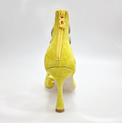 Sandalo da donna GIOVANNA (460ZIP PW) in camoscio giallo con zip e elastici oro, tacco a rocchetto slim, dettaglio elegante.