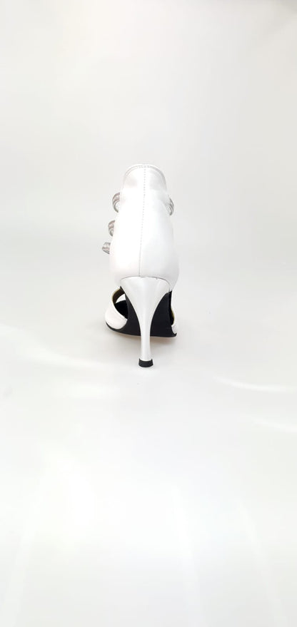 Sandalo da donna MILITE Silver in pelle bianca con elastici argento e tacco a spillo laminato argento, scarpa elegante Wish Dance Shop
