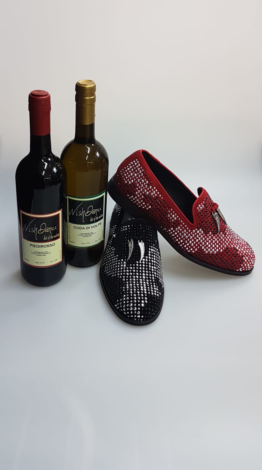 Scarpa Wishdance Lion Red Silver da uomo in camoscio rosso con miniborchie laminate rosse e argento, dettagli zanne, vista frontale