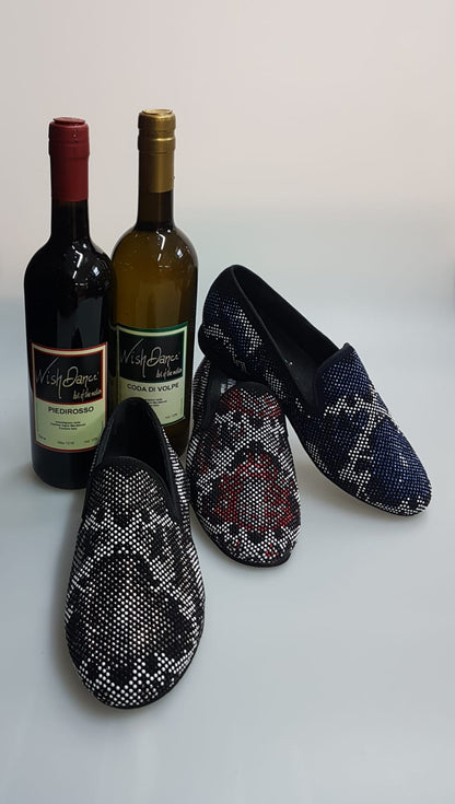 Mocassino uomo Viper Black (800PJ) in camoscio nero con dettagli Swarovski bianchi e neri, suola in Mini Microlight.