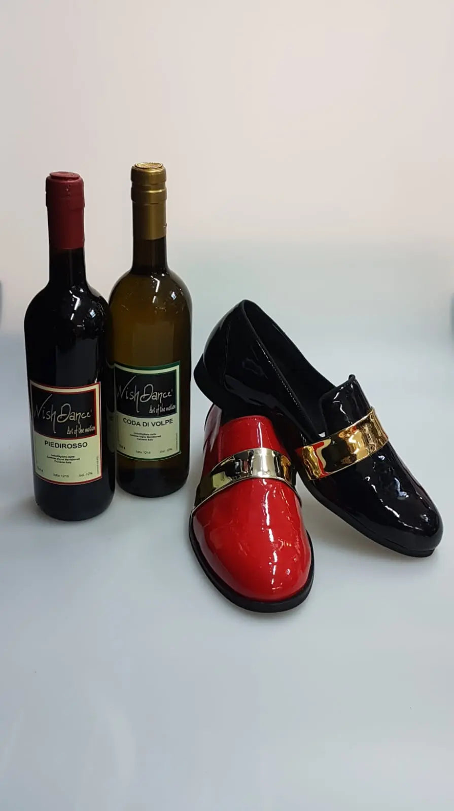 Mocassino Jackson (PJ) Wish Dance Shop in vernice rossa con fascia argento, fodera in vera pelle italiana.