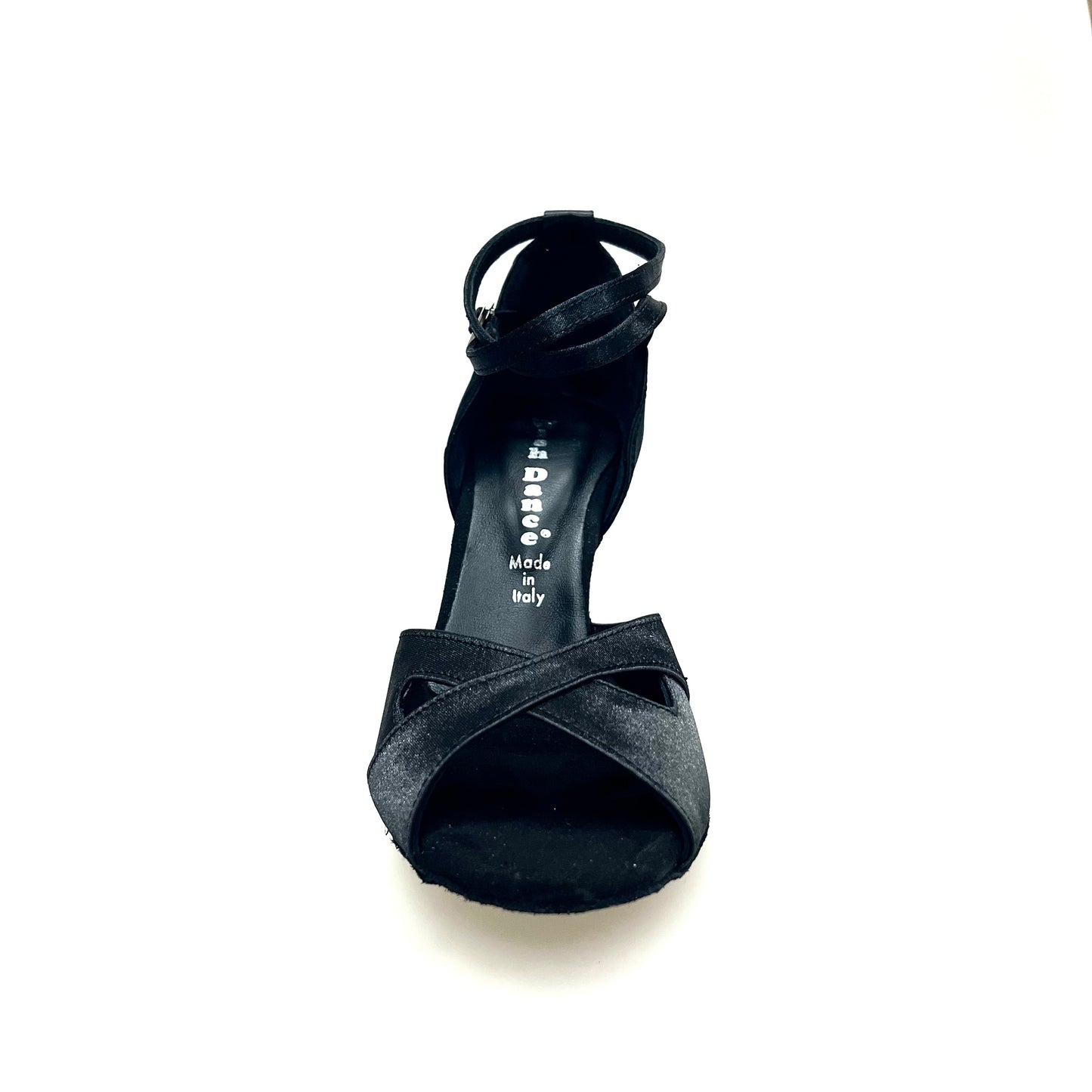Scarpa da donna Ely QB (32QB) in raso nero con cinturino doppio alla caviglia e tacco largo spillo, elegante e confortevole
