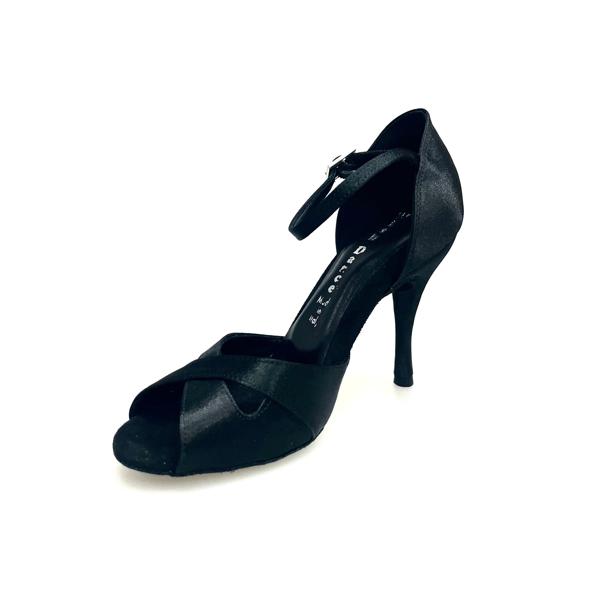 Scarpa da ballo Wishdance Ely QA 32QA B in raso nero con cinturino singolo e tacco spillo, elegante e comoda per danzare.