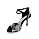 Load image into Gallery viewer, Deluxe Butterfly (L2) - Scarpa da Ballo in Raso Seta Nera con Swarovski Boreali e Tacco a Stiletto Squadrato Smaltato Nero
