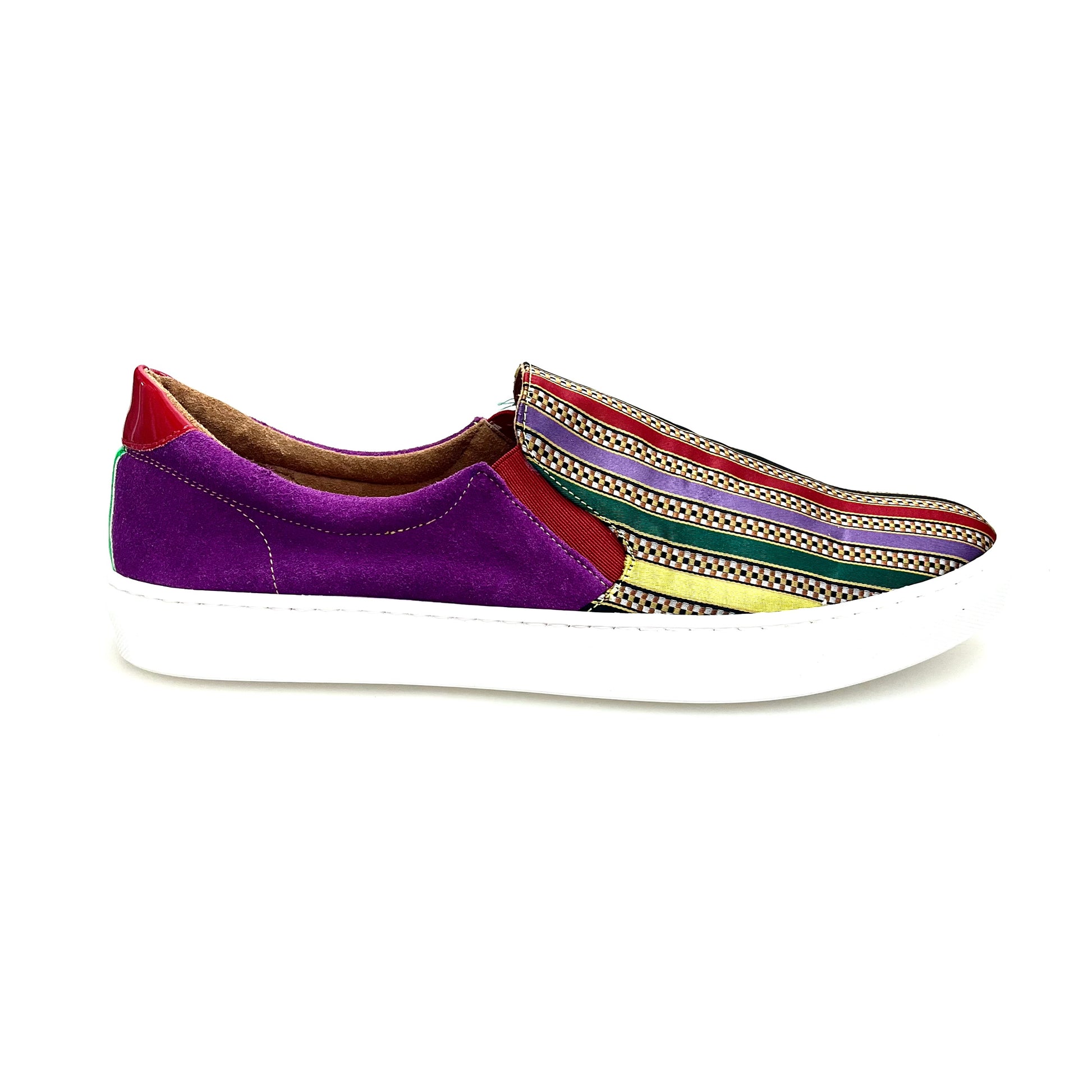 Mocassino super flex Rojas Slip Iris Flex in camoscio viola con tessuto a righe multicolore, suola in resina di gomma nera.
