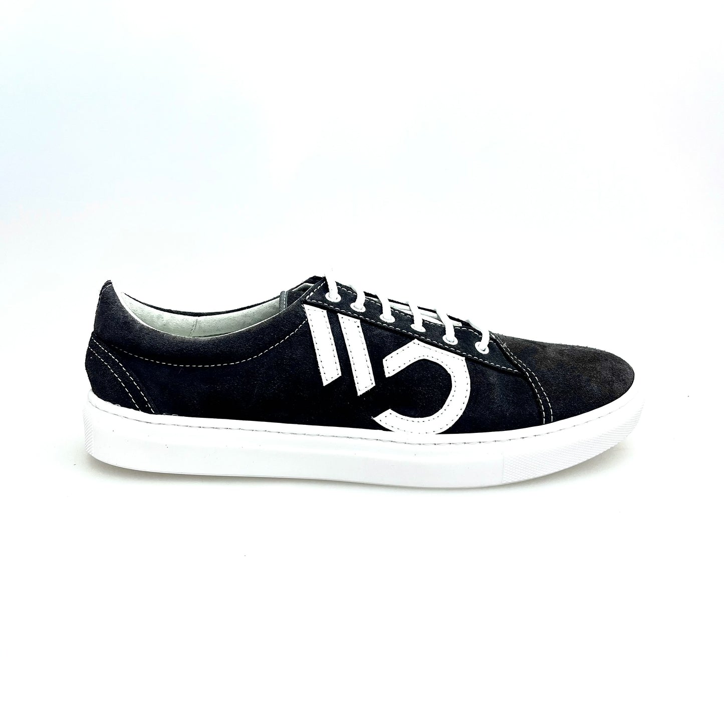 Sneaker urbane Albir Panther Wish Dance Shop in velluto nero con cuciture bianche e suola in resina di gomma bianca, comoda e trendy