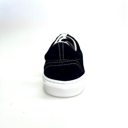 Sneaker Urbanzik Extraconfort nera con cuciture bianche e dettagli in resina di gomma bianca, design moderno e confortevole.