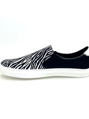 Load image into Gallery viewer, ROJAS Slip Savannas Flex - MOCASSINO SUPER FLEX IN RASO SETA ZEBRA ABBINATO A PELLE NERA E BIANCA CON CASSETTA IN RESINA  DI GOMMINA BIANCA FLEX
