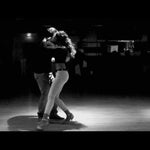 Load and play video in Gallery viewer, Sophie (401) - Sandalo da Donna in Pizzo Bianco con Tallone in Glitter Argento tacco a Spillo laminato Argento
