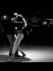 Carica e visualizza video in Galleria, Sophie (401) - Scarpa da Donna in Pizzo Bianco misto a Glitter Argento Tallone in Lurex Argento Tacco a Spillo Laminato Argento
