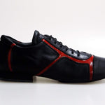 Carica immagine nella Galleria, Wish Dance Shop 115 Pelle Nera Profili Rossi
