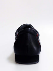 Carica immagine nella Galleria, Wish Dance Shop 115 Pelle Nera Profili Rossi
